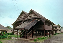 rumah adat bugis